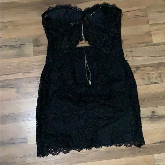 Black dress - Picture 3 of 3